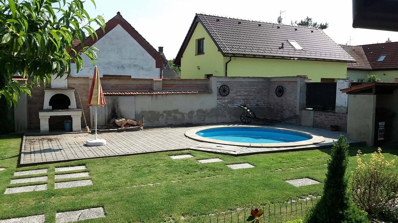 Chalupa u Labe s bazénem - Čelákovice