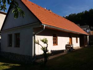 Chalupa k pronájmu - Stropčice