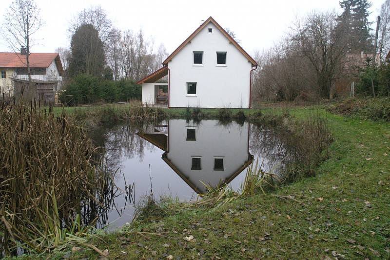 Chalupa u potoka - Labuť