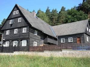ROUBENKA U LESA u Máchova jezera - Újezd