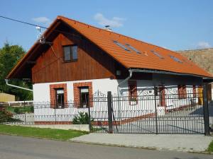 Chalupa k pronájmu - Byzhradec